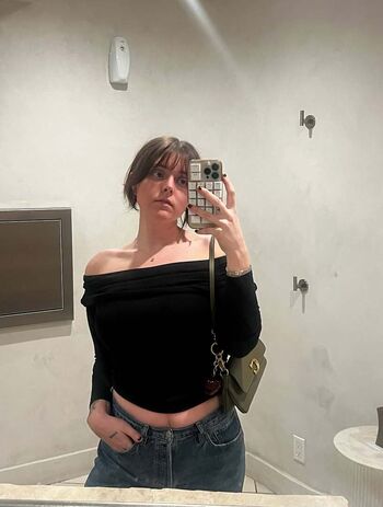 Full leaked Erin dougal private photo