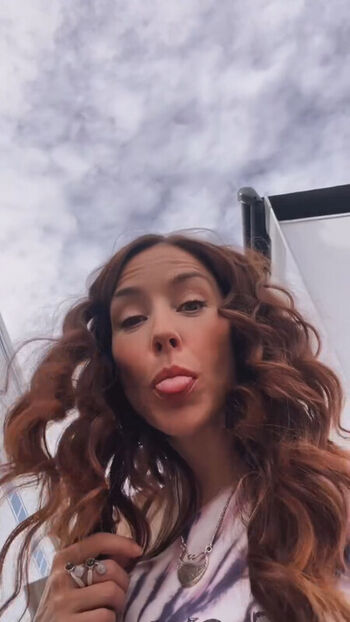 Full leaked Erin karpluk private photo