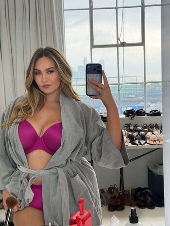 Full leaked Erinmhk private photo