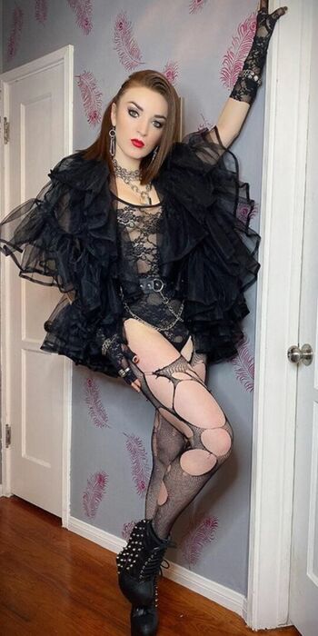 Full leaked Erinmicklow page private photo