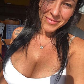 Full leaked Eriola private photo