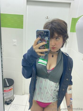 Full leaked Errrrotika private photo