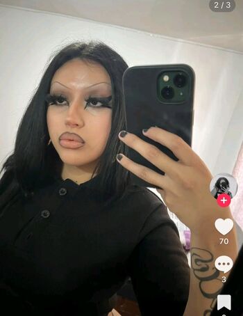 Full leaked Esadecka private photo