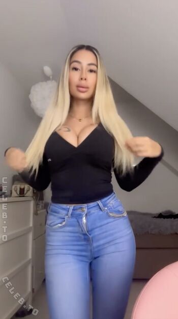 Full leaked Esleem private photo