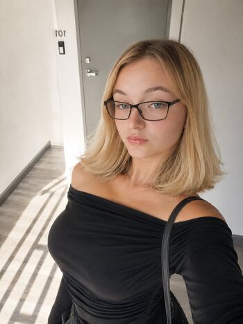 Full leaked Esmjeej private photo