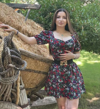 Esra Ezmeci