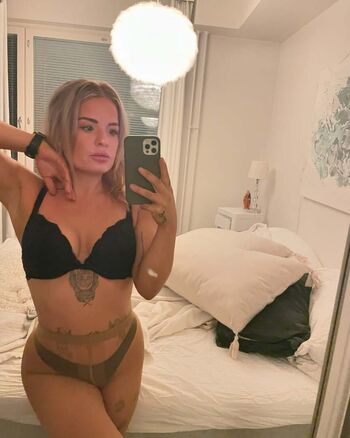Full leaked Essifrederika private photo