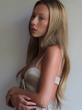 Full leaked Ester exposito private photo