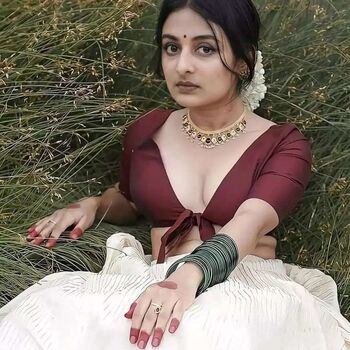 Full leaked Esther anil private photo