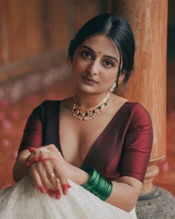 Full leaked Esther anil private photo