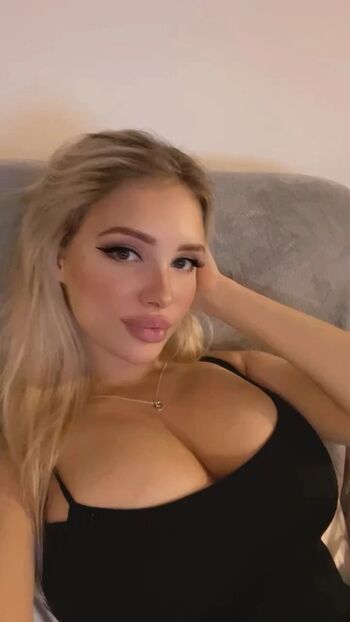 Full leaked Esvittie private photo