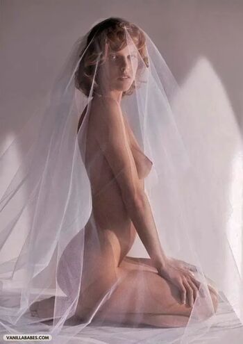 Full leaked Eva herzigova private photo