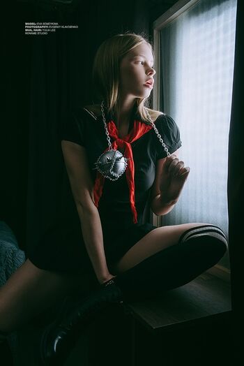 Eva Lee Model