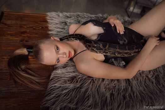 Full leaked Eva lee model page private photo