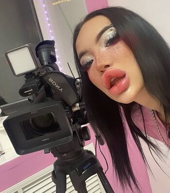 Full leaked Eva u tits private photo