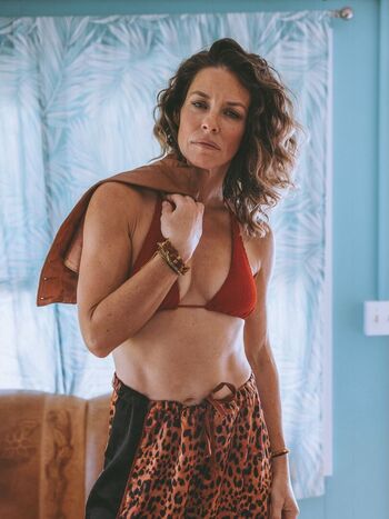 Full leaked Evangeline lilly private photo