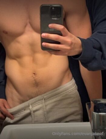 Full leaked Evanjakeof private photo