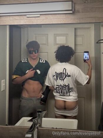 Full leaked Evanjakeof private photo