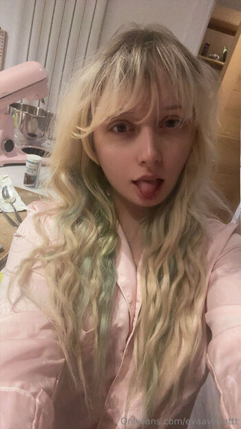 Full leaked Evaviolet private photo