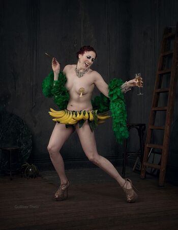 Full leaked Eve champagne private photo