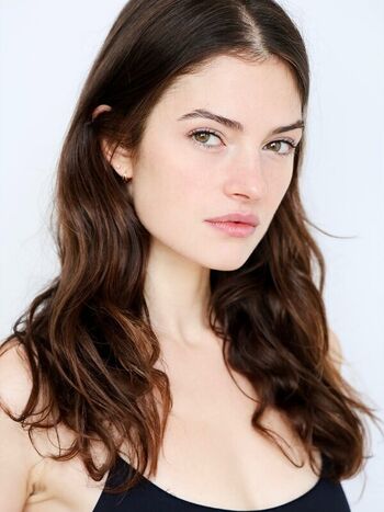 Eve Dumon