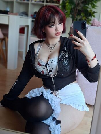 Full leaked Eveisbed page private photo