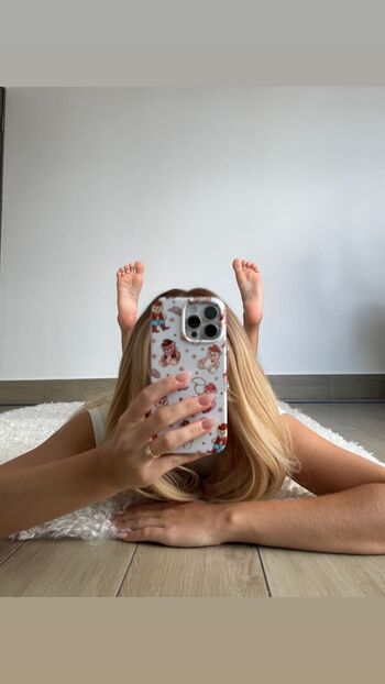 Full leaked Evelyn feett page private photo