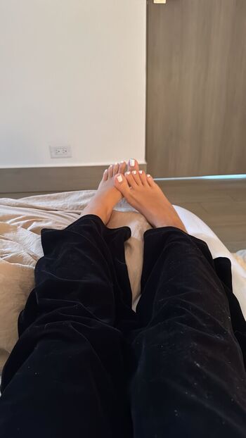 Full leaked Evelyn feett private photo