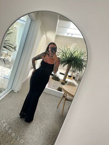Full leaked Evelynuncovered private photo