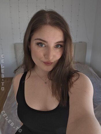 Full leaked Evelynxka page private photo