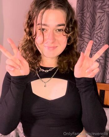 Full leaked Everella ily private photo