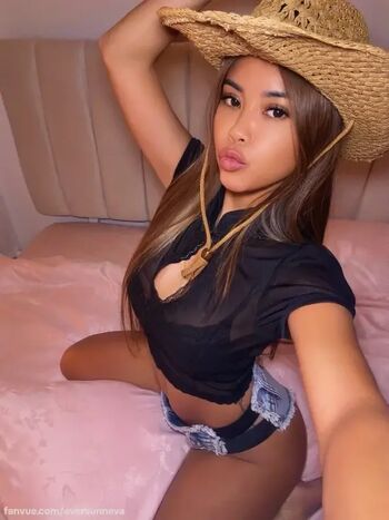 Full leaked Eversunneva private photo