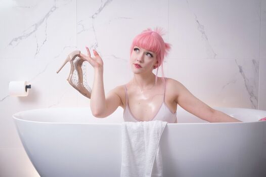 Full leaked Evie rees private photo