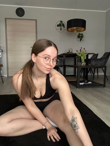 Full leaked Eviesplayground private photo