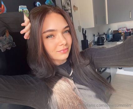Full leaked Eviesummerr private photo