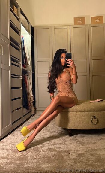 Full leaked Evil woman private photo