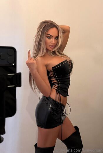 Full leaked Evil woman private photo