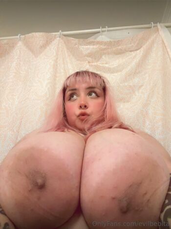 Full leaked Evilbebita private photo