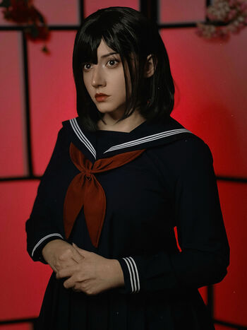 Ezy Summers Cosplay
