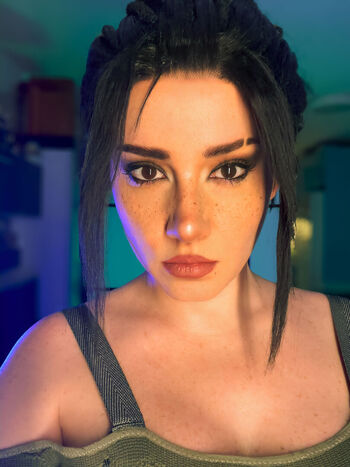 Ezy Summers Cosplay