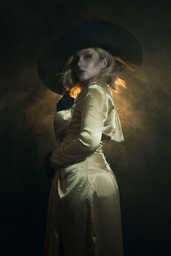 Ezy Summers Cosplay