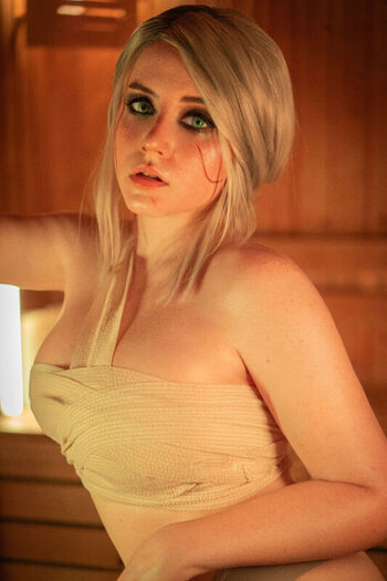 Ezy Summers Cosplay