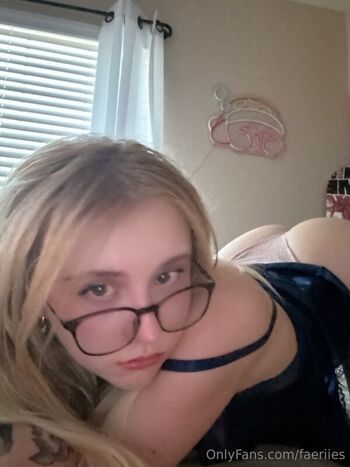 Full leaked Faeriies private photo