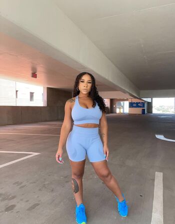 Famous_kiki1