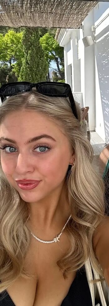 Full leaked Fayehanson private photo