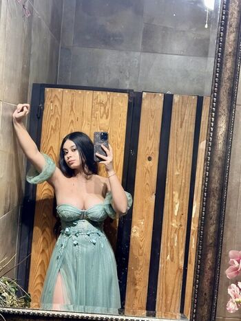 Full leaked Feersshii private photo