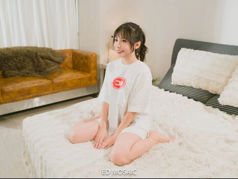 Full leaked Fei model food page private photo
