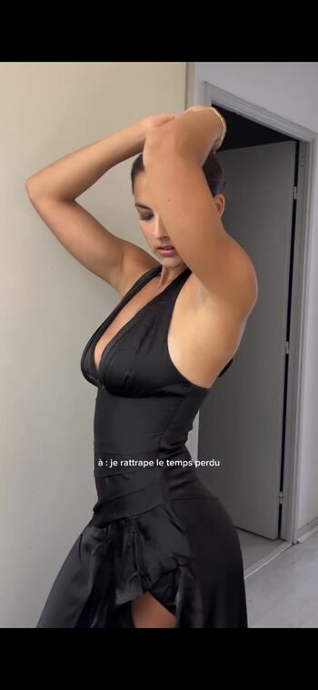 Full leaked Feilegal private photo
