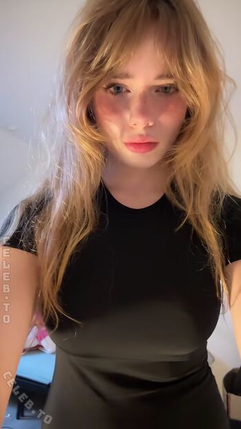 Full leaked Felinenyaa page private photo