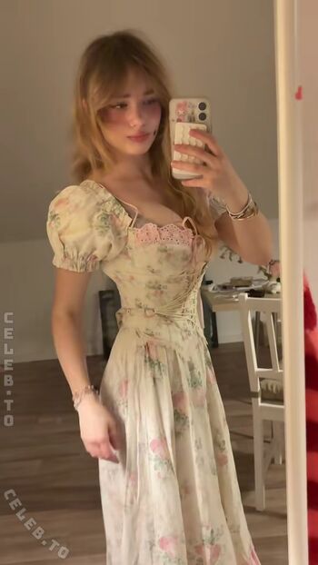 Full leaked Felinenyaa page private photo